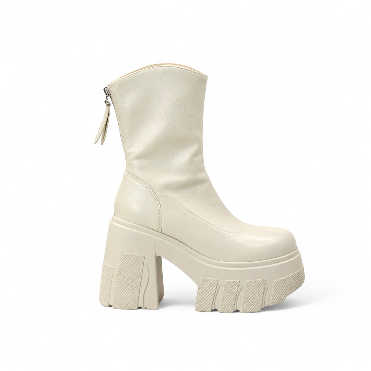 Veyra Boots 10