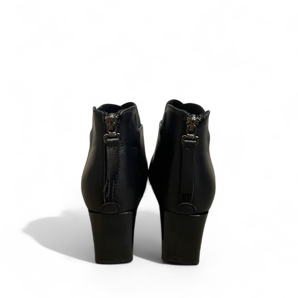 Classic Ankle Boots – Brown & Black